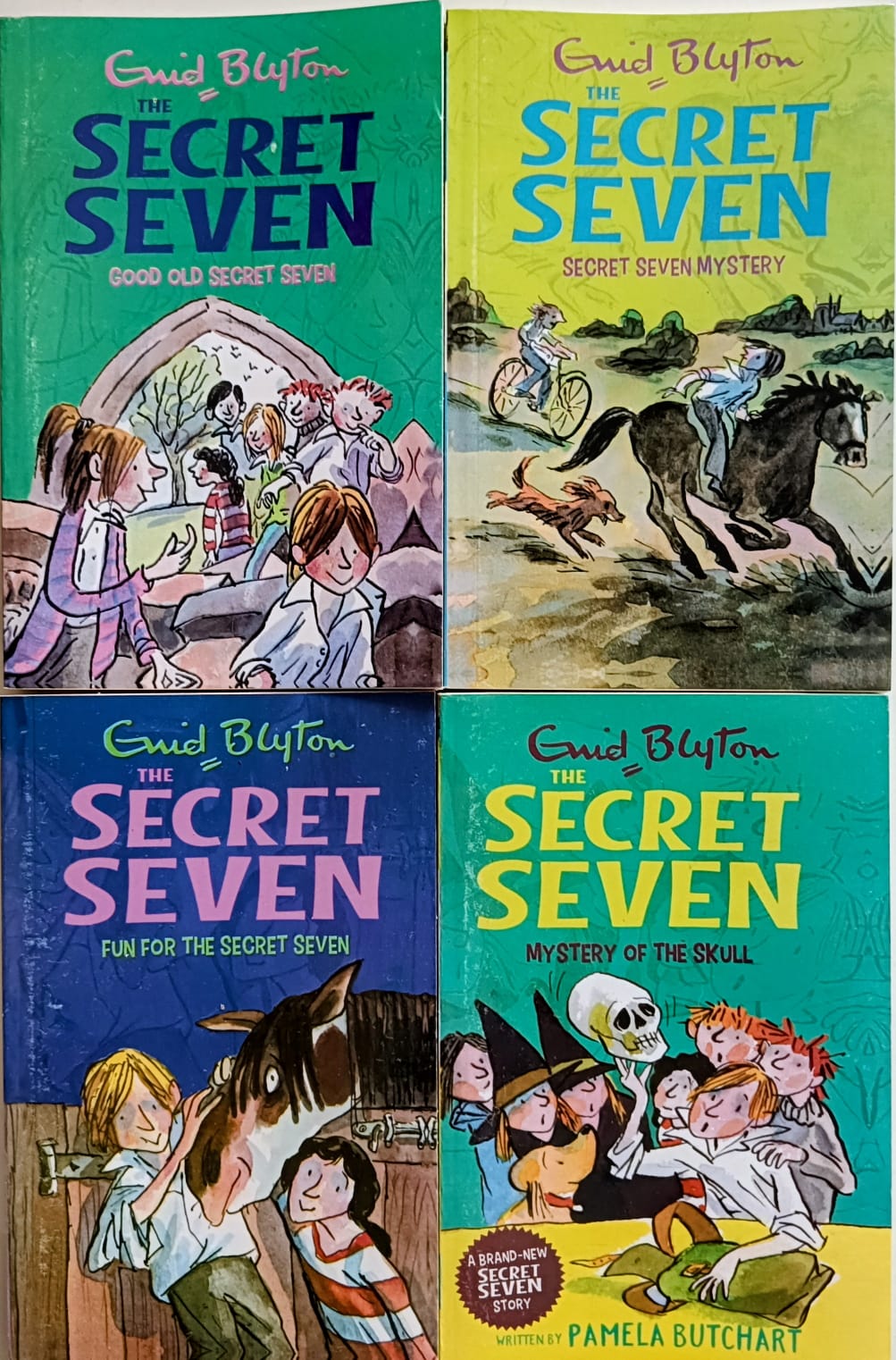 Enid Blyton - The Sceret Seven combo of 4 books